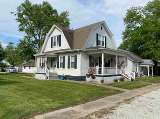 106 W Chestnut St, Mount Sterling, IL 62353
