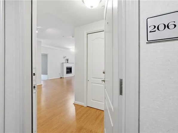 249 W Freemason St APT 206, Norfolk, VA 23510