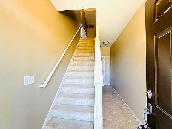 2nd image of 2395 Knollwood Dr