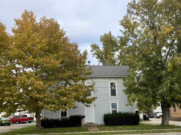 104 E Boston Ave, Indianola, IA 50125