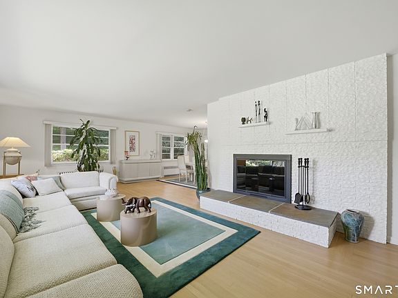 4th image of 10 Joan Road