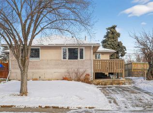 44 S Winslow Cres SW, Calgary, AB T3C2R1