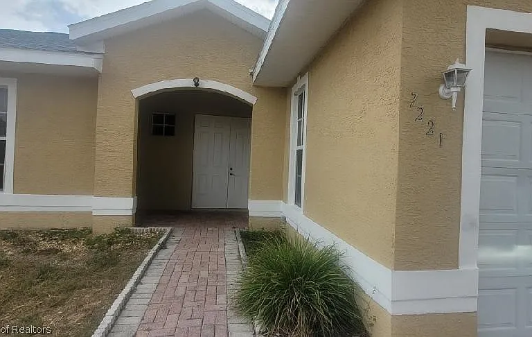 7221 Golf Club Dr — Photo 1