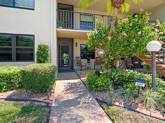 5th image of 7926 Willow Spring Drive #1317