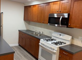 758 W Dempster St #G5, Mount Prospect, IL 60056