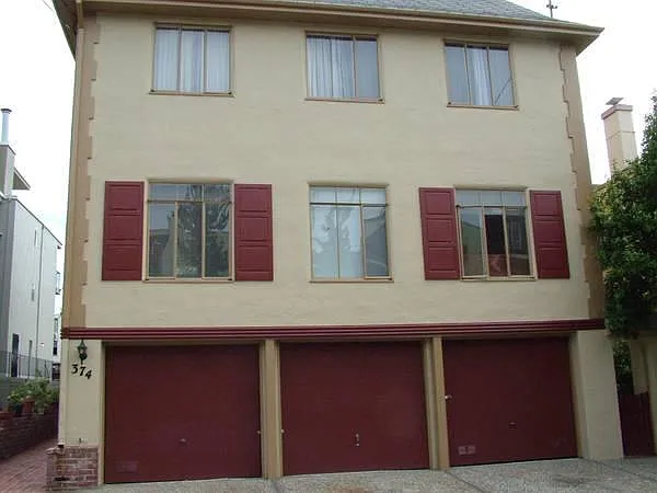 Photo 1 of 9 - 374 Bellevue Ave #A - Oakland, CA Primary Photo - 374 Bellevue Ave #A