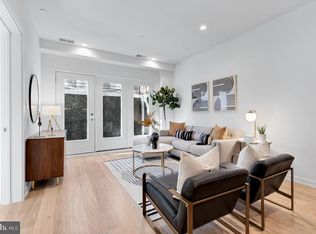 2216 40th Pl NW APT 1, Washington, DC 20007