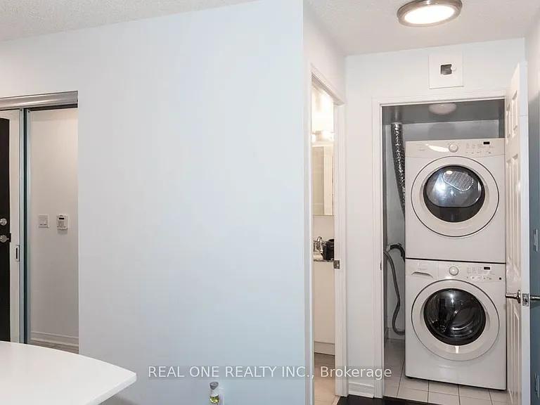 75 King William Cres #605 — Photo 10