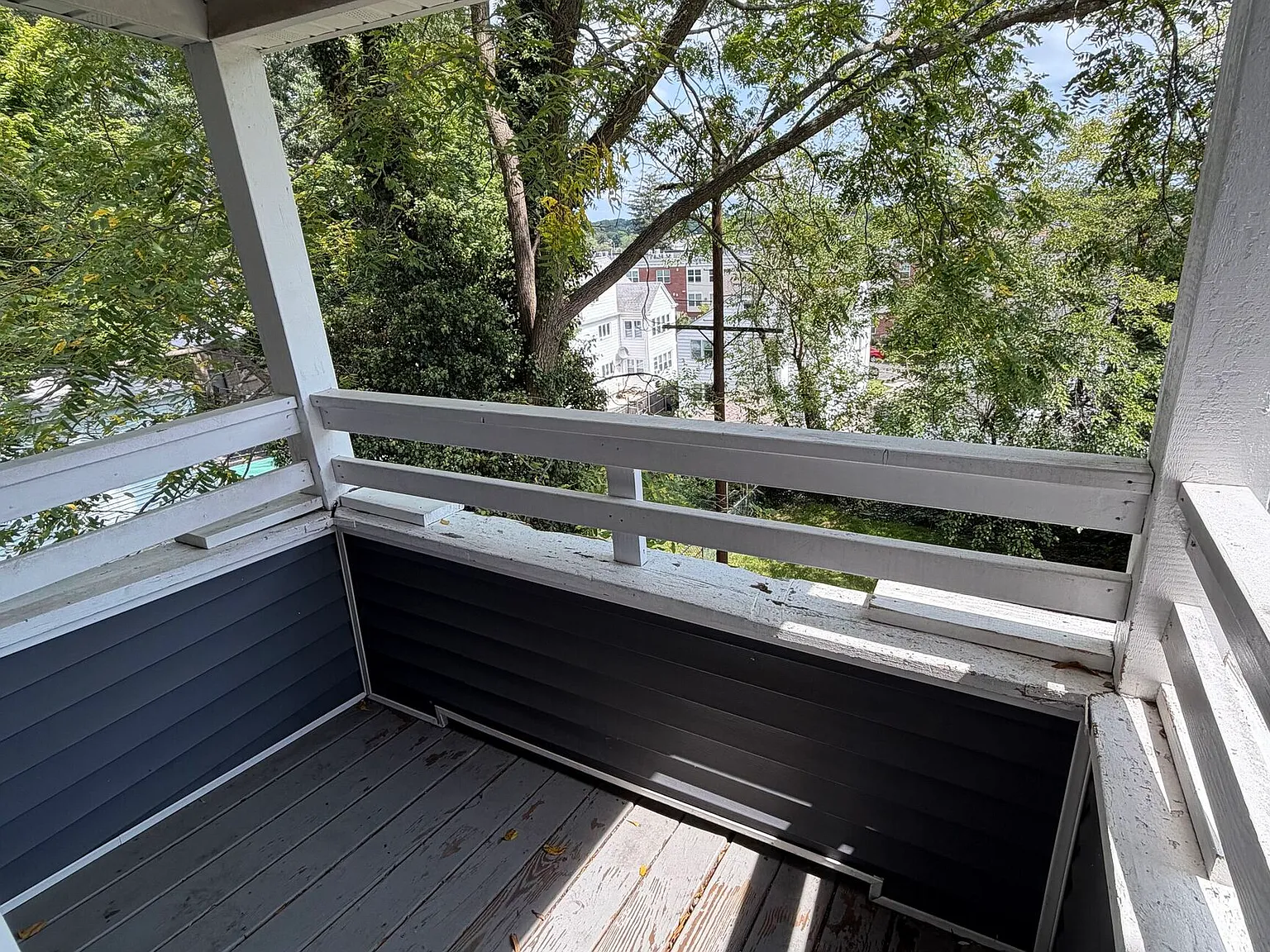 4 bed, 2.0 bath, 3289 sqft, $2,450 — Photo 4