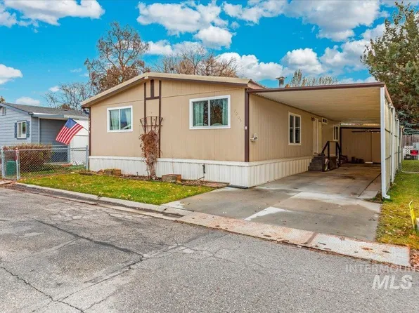 7935 Appomattox Ln, Garden City, ID 83714