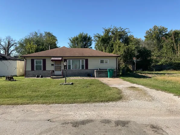 7126 Park Pl, East Saint Louis, IL 62203