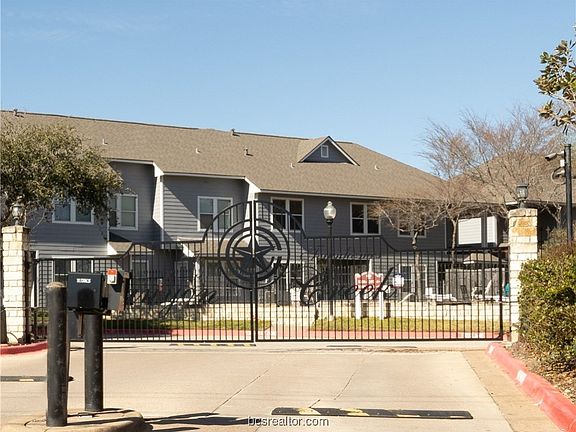 2nd image of 1213 Canyon Creek Cir