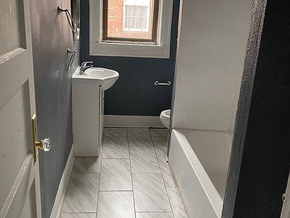 4th image of 1703 E Michigan St Unit 7