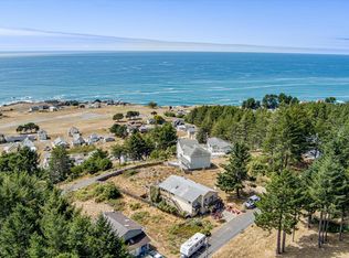 26 Du Luard Rd, Whitethorn, CA 95589