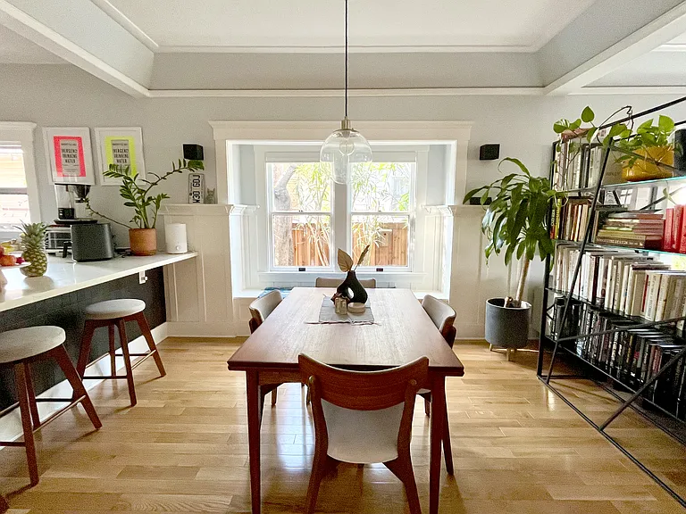 2258 Inez St — Photo 3