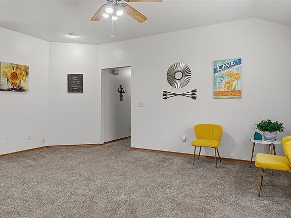 4th image of 3832 Southwind Ave