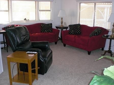 Large & bright living room