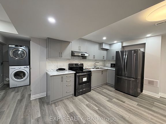 4th image of 69 Gardenbrooke Trl
