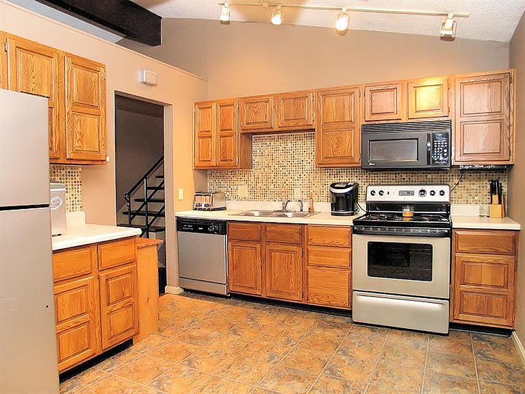 2nd image of 3295 Arborview Ct