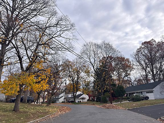 5th image of 10 Redwood Rd