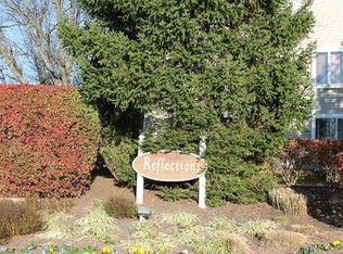 31 Farnham Sq, Parlin, NJ 08859