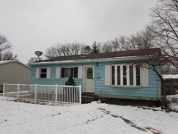 3rd image of 2420 Southdale Dr