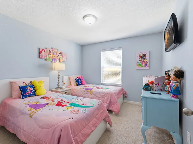 Crown Haven Dr — Photo 19