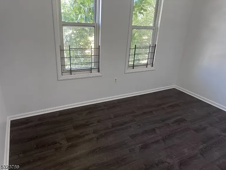 246-248 Columbia Ave #1 — Photo 14