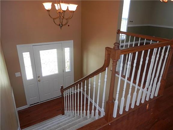 4th image of 729 Ontario Ln