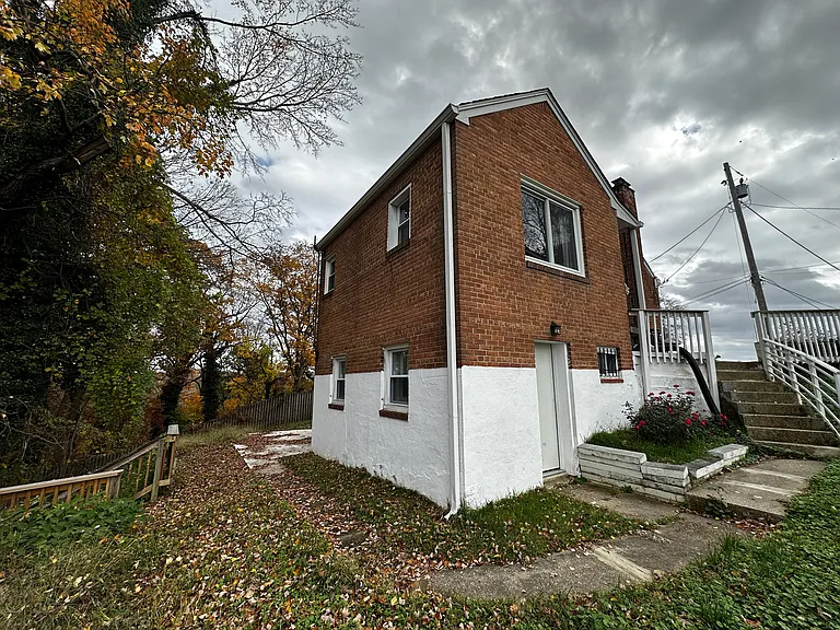 1604 Woodhill Ct — Photo 17