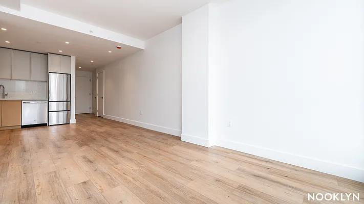 Living room, photo 2