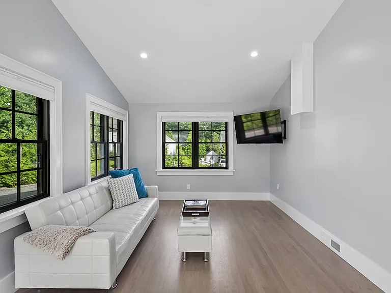 29 Fern Rd — Photo 10