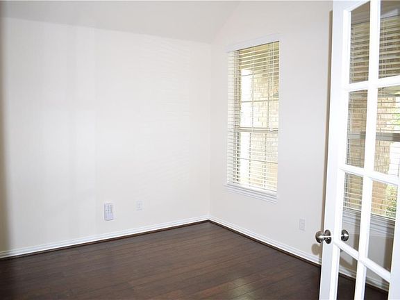 4th image of 1021 Arvada Dr