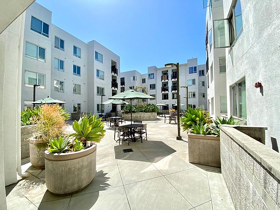 Building Courtyard