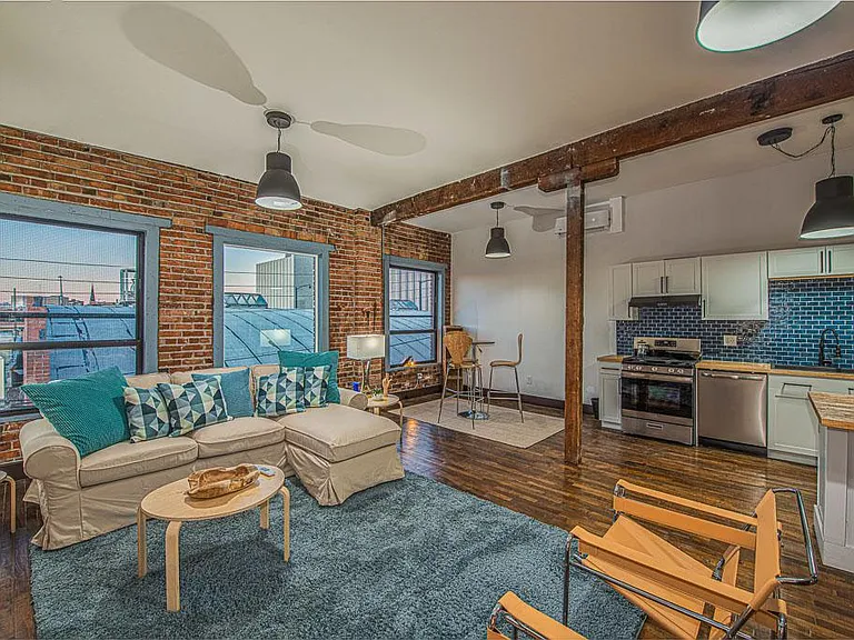 309 W 3rd St #2 — Photo 8