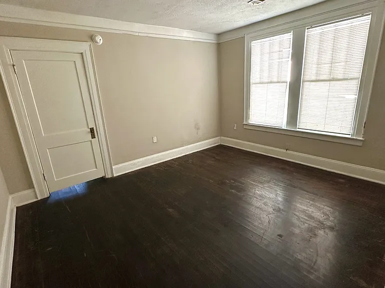 2509 Poplar St — Photo 7