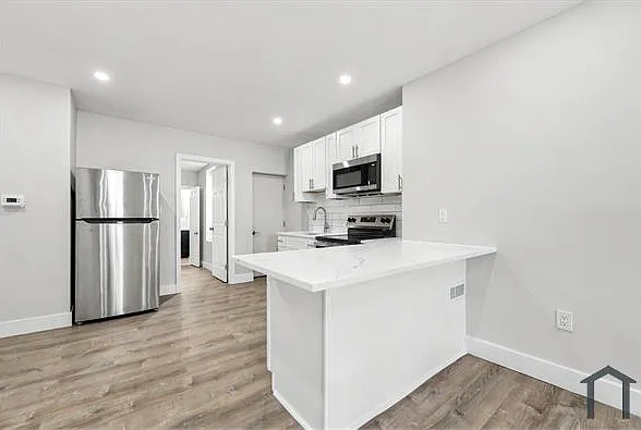 2310 Tasker St — Photo 4