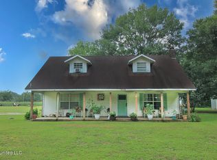 7728 Southwind Dr, Moss Point, MS 39562