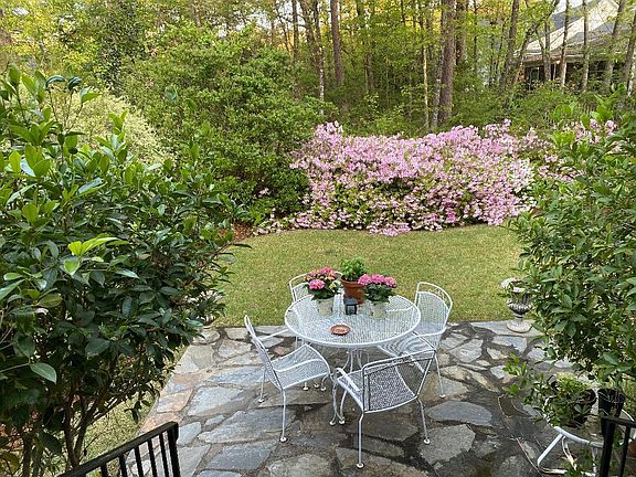 2nd image of 11 Juniper Loop