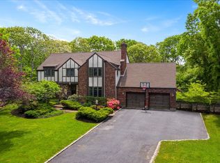 10 Deer Path, Shirley, NY 11967