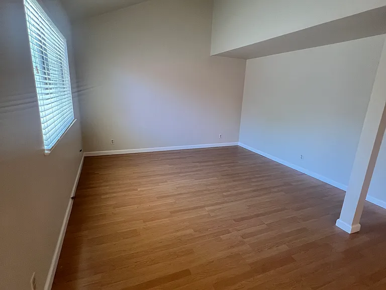1512 Willard Garden Ct — Photo 2