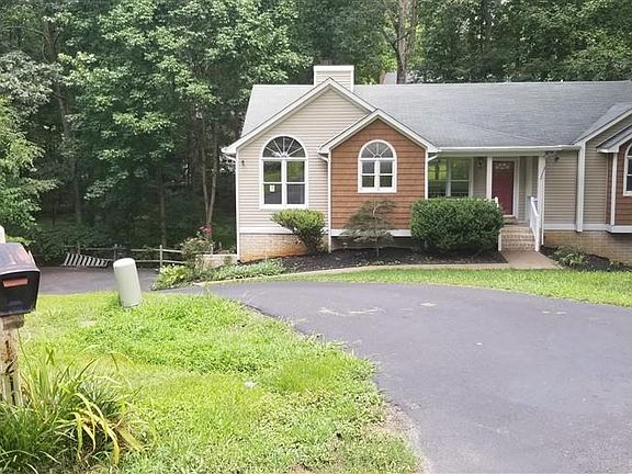 4th image of 12118 Mountain Laurel Dr