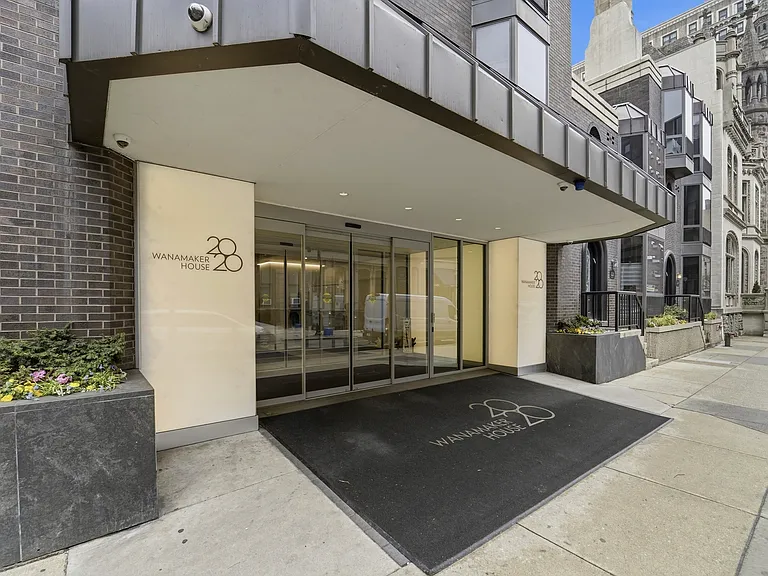2020 Walnut St #14CD — Photo 32