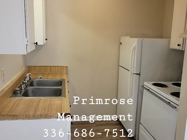 2705 McArthur Dr #B — Photo 2
