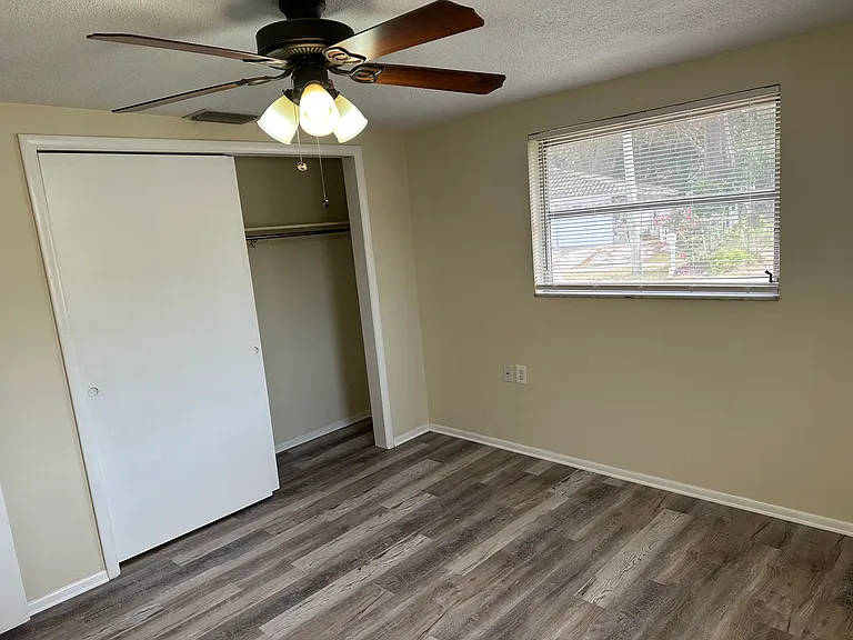 1241 Ermine Dr — Photo 13