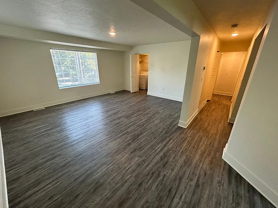 803 East Mission