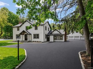 75 Centerport Rd, Greenlawn, NY 11740
