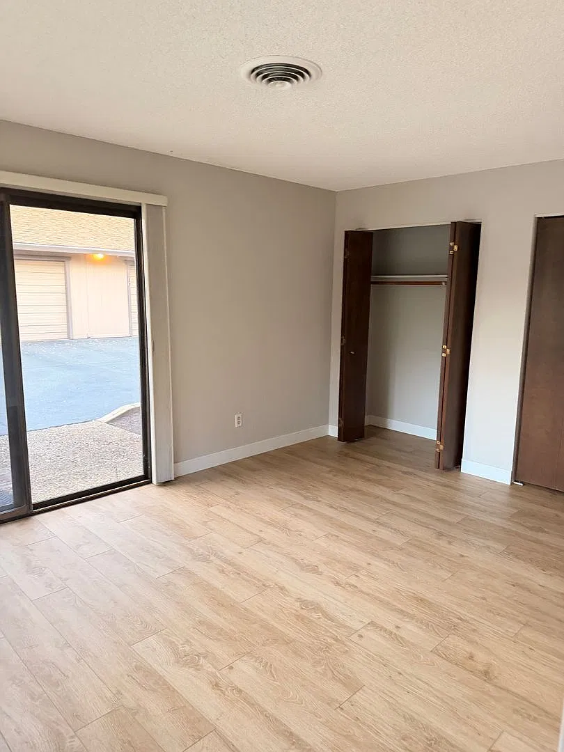 2-tbedroom, 2-bath home in Redding — Photo 1