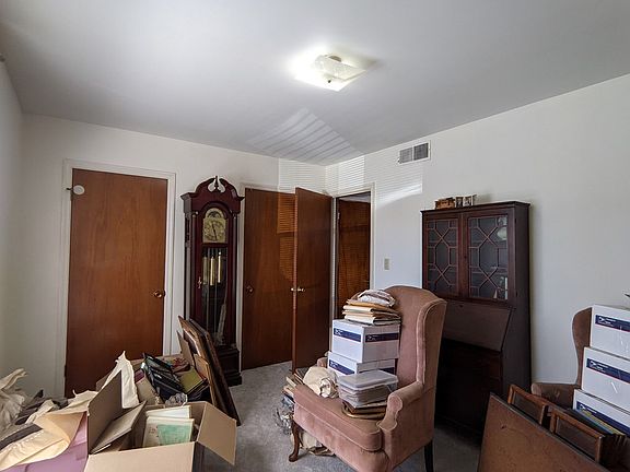 5th image of 1032B Carriage Dr