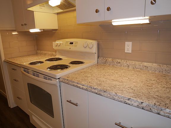 4th image of 451 Dela Vina Ave APT 305